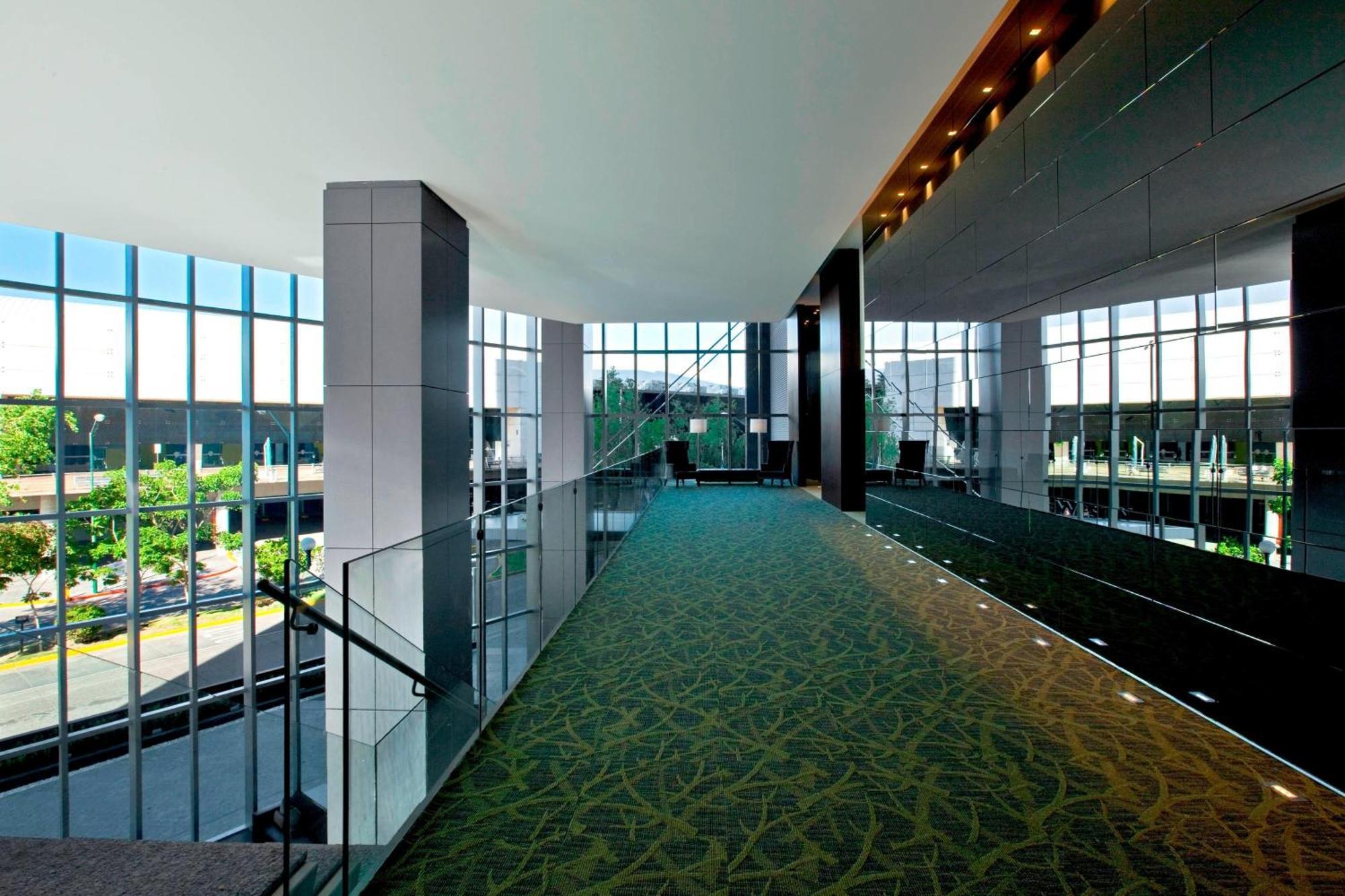 เดอะ เวสทิน กวาดาลาฆารา Hotel กัวดาลาฮารา ภายนอก รูปภาพ