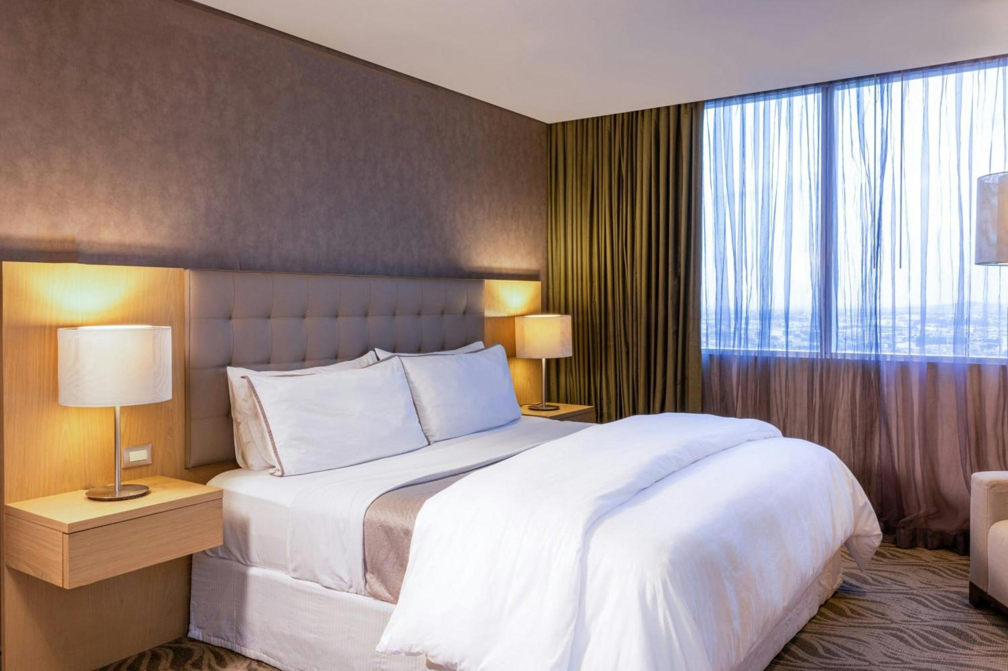 เดอะ เวสทิน กวาดาลาฆารา Hotel กัวดาลาฮารา ภายนอก รูปภาพ