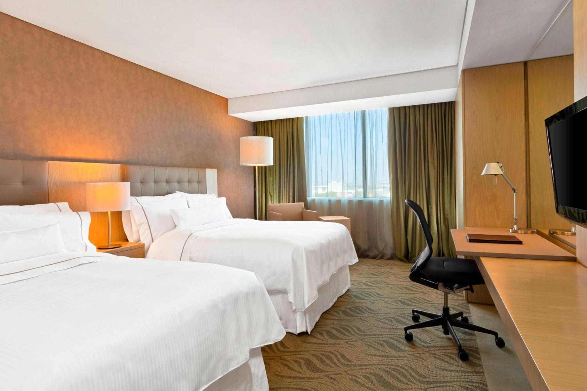 เดอะ เวสทิน กวาดาลาฆารา Hotel กัวดาลาฮารา ภายนอก รูปภาพ
